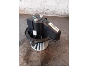 Gebruikte Chaufage Ventilatiemotor Fiat 500 (312) 1.0 Hybrid Prijs op aanvraag aangeboden door Autohandel-Smet Gebroeders NV