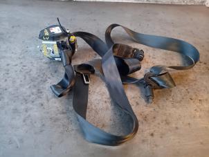 Używane Pas bezpieczenstwa lewy przód Dacia Jogger 1.0 TCe 110 12V Cena na żądanie oferowane przez Autohandel-Smet Gebroeders NV