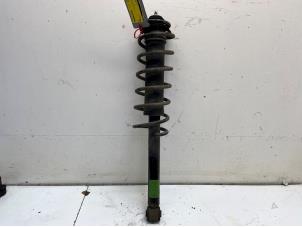 Gebruikte Schokdemper links-achter Chevrolet Aveo (250) 1.2 16V Prijs € 20,00 Margeregeling aangeboden door Autodemontage van der Iest