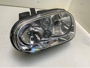 Nieuwe Koplamp links Volkswagen Golf IV (1J1) Prijs € 54,45 Inclusief btw aangeboden door Autodemontage van der Iest