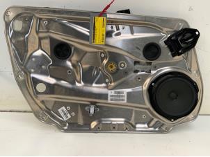 Gebruikte Ruitmechaniek 4Deurs links-voor Mercedes C Estate (S204) 2.2 C-220 CDI 16V BlueEfficiency Prijs € 50,00 Margeregeling aangeboden door Autodemontage van der Iest