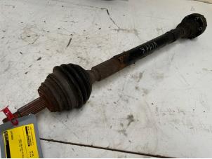 Gebruikte Aandrijfas rechts-voor Volkswagen Polo III (6N1) 1.4i 60 Prijs € 20,00 Margeregeling aangeboden door Autodemontage van der Iest