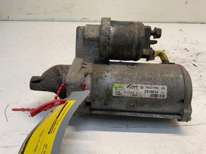 Startmotor från en Opel Corsa D 1.3 CDTi 16V ecoFLEX 2008