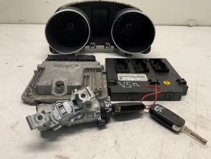 Begagnade Tändningslås + dator Volkswagen Golf VI (5K1) 1.4 TSI 122 16V Pris € 225,00 Marginaltabell erbjuds av Autodemontage van der Iest