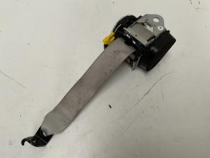 Begagnade Bakre säkerhetsbälte, höger Mercedes E (W212) E-220 CDI 16V BlueEfficiency,BlueTEC Pris € 50,00 Marginaltabell erbjuds av Autodemontage van der Iest