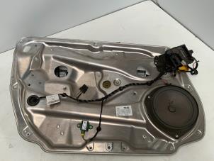 Gebruikte Ruitmechaniek 4Deurs links-voor Mercedes E (W212) E-220 CDI 16V BlueEfficiency,BlueTEC Prijs € 70,00 Margeregeling aangeboden door Autodemontage van der Iest