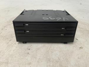 Begagnade CD-växlare Mercedes B (W245) 2.0 B-180 CDI 16V Pris € 24,99 Marginaltabell erbjuds av Autodemontage van der Iest