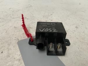 Gebruikte Voorgloei Relais Mercedes E (W211) 3.2 E-320 CDI 24V Prijs € 17,50 Margeregeling aangeboden door Autodemontage van der Iest