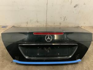 Begagnade Baklucka Mercedes E (W211) 2.2 E-220 CDI 16V Pris € 75,00 Marginaltabell erbjuds av Autodemontage van der Iest