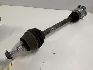 Gebruikte Aandrijfas links-voor Audi A6 Avant Quattro (C6) 3.0 TDI V6 24V Prijs € 48,50 Margeregeling aangeboden door Autodemontage van der Iest