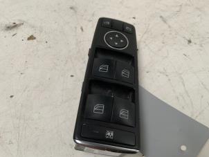 Gebruikte Elektrisch Raam Schakelaar Mercedes E Estate (S212) E-220 CDI 16V BlueEfficiency Prijs € 30,00 Margeregeling aangeboden door Autodemontage van der Iest