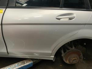 Gebruikte Portier 4Deurs links-achter Mercedes C Estate (S204) 2.2 C-200 CDI 16V . Prijs € 125,00 Margeregeling aangeboden door Autodemontage van der Iest