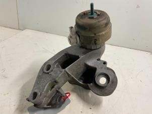 Gebruikte Motorsteun Audi A6 Avant Quattro (C6) 3.0 TDI V6 24V Prijs € 50,00 Margeregeling aangeboden door Autodemontage van der Iest