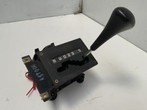 Gebruikte Selectiehendel automaat Mercedes E diesel (W124) 3.0 300 D Prijs € 47,50 Margeregeling aangeboden door Autodemontage van der Iest