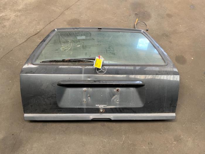 Baklucka från en Mercedes-Benz E Combi diesel (S124) 2.5 250 TD 1993