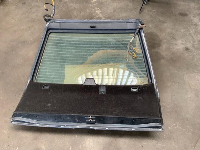 Baklucka från en Mercedes-Benz E Combi diesel (S124) 2.5 250 TD 1993