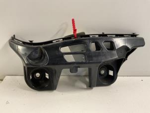 Begagnade Stötfångarfäste, vänster bak Mercedes CLA (117.3) 2.0 CLA-250 Turbo 16V Pris € 27,50 Marginaltabell erbjuds av Autodemontage van der Iest