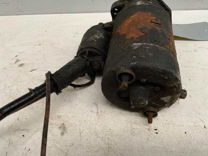 Startmotor van een Mercedes-Benz S (W126) 500 SE,SEL RUF 1982