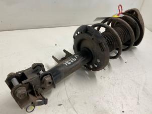 Begagnade Stötdämpare, vänster fram Mercedes A (W176) 1.6 A-200 16V Pris € 125,00 Marginaltabell erbjuds av Autodemontage van der Iest