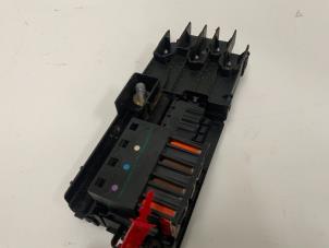 Begagnade Säkringsbox Mercedes ML II (164/4JG) 3.0 ML-320 CDI 4-Matic V6 24V Pris € 15,00 Marginaltabell erbjuds av Autodemontage van der Iest