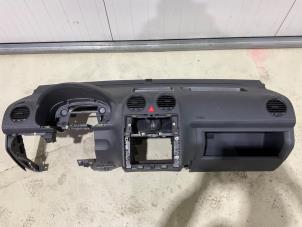 Begagnade Instrumentbräda Volkswagen Caddy III (2KA,2KH,2CA,2CH) 2.0 SDI Pris € 74,99 Marginaltabell erbjuds av Autodemontage van der Iest