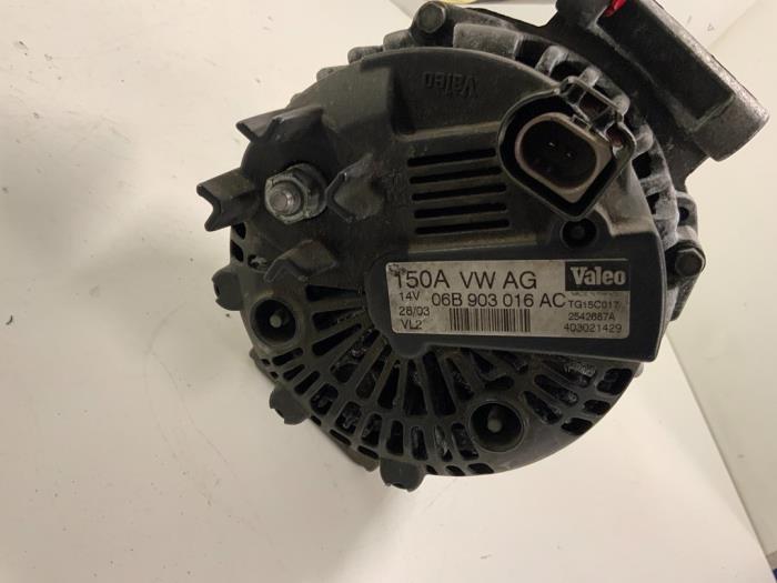 Dynamo från en Audi A6 Quattro (C6) 3.0 TDI V6 24V 2009