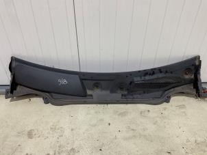 Gebruikte Paravent Mercedes GLA (156.9) 1.6 180 16V Prijs € 34,99 Margeregeling aangeboden door Autodemontage van der Iest