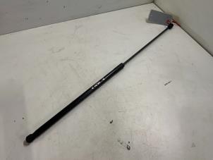 Gebruikte Gasdemper Motorkap rechts Audi A5 Sportback (8TA) 2.0 TFSI 16V Prijs € 7,50 Margeregeling aangeboden door Autodemontage van der Iest