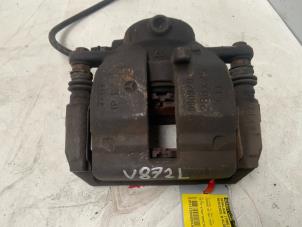 Begagnade Främre bromsok, vänster Mercedes B (W245) 2.0 B-200 16V Turbo Pris € 12,50 Marginaltabell erbjuds av Autodemontage van der Iest