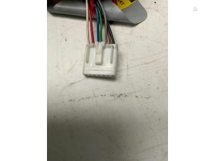 Begagnade Skärmspegel, höger Peugeot Boxer (244) 2.2 HDi Pris € 40,00 Marginaltabell erbjuds av Autodemontage van der Iest