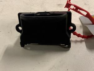 Begagnade Kontakt, motorstyrning Mercedes C Combi (S203) 2.2 C-220 CDI 16V Pris € 20,00 Marginaltabell erbjuds av Autodemontage van der Iest