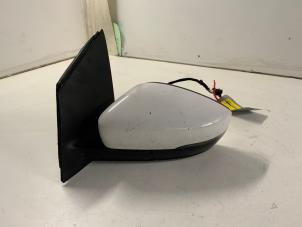 Gebruikte Buitenspiegel links Volkswagen Polo V (6R) 1.2 TDI 12V BlueMotion Prijs € 35,00 Margeregeling aangeboden door Autodemontage van der Iest