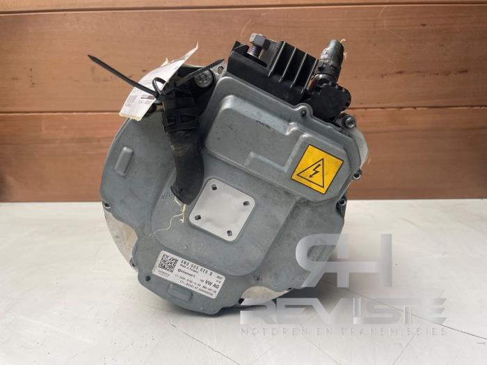 Dynamo från en Audi S5 (F53/F5P) 3.0 TDI V6 24V Mild hybrid 2023