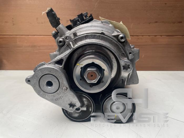 Dynamo från en Audi S5 (F53/F5P) 3.0 TDI V6 24V Mild hybrid 2023