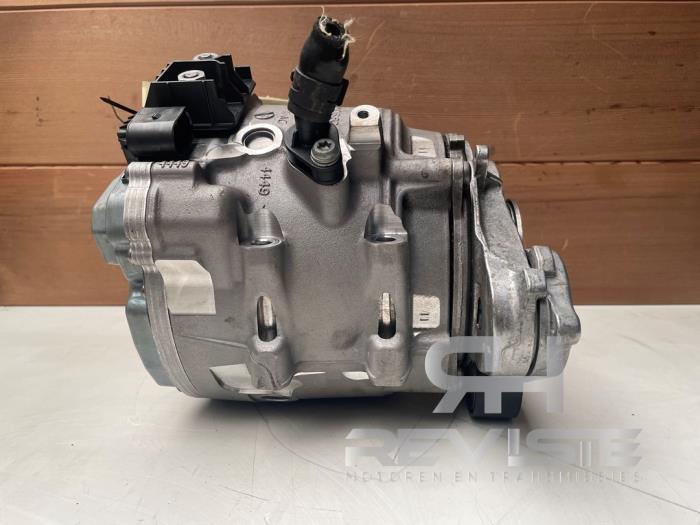 Dynamo från en Audi S5 (F53/F5P) 3.0 TDI V6 24V Mild hybrid 2023