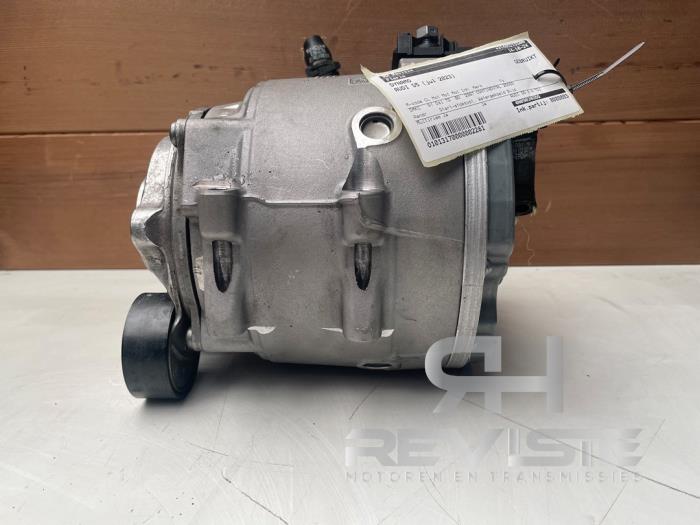 Dynamo från en Audi S5 (F53/F5P) 3.0 TDI V6 24V Mild hybrid 2023