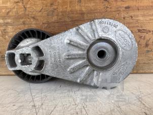 Gebruikte Spanner multiriem Landrover Discovery V (LR) 3.0 V6 24V Supercharged Prijs € 35,00 Margeregeling aangeboden door RH Motoren Transmissie Revisie BV