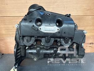 Gebruikte Kleppendeksel Landrover Range Rover Sport (LW) 3.0 TDV6 Prijs € 65,00 Margeregeling aangeboden door RH Motoren Transmissie Revisie BV