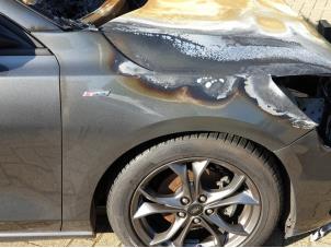 Używane Blotnik prawy przód Ford Focus 4 1.0 Ti-VCT EcoBoost 12V 125 Cena € 96,80 Z VAT oferowane przez Express Autodemontage