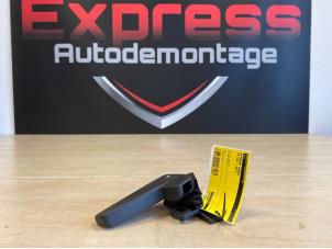 Gebruikte Motorkap hendel Volkswagen Golf VII (AUA) 1.2 TSI 16V Prijs € 20,00 Margeregeling aangeboden door Express Autodemontage