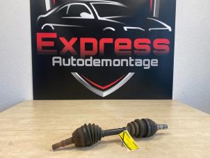 Gebruikte Steekas links-voor Opel Astra H SW (L35) 1.3 CDTI 16V Ecotec Prijs € 20,00 Margeregeling aangeboden door Express Autodemontage