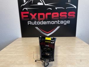 Gebruikte Middenconsoles Mercedes A (177.0) 1.3 A-180 Turbo 16V Prijs € 100,00 Margeregeling aangeboden door Express Autodemontage