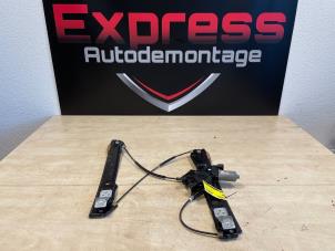 Używane Mechanizm szyby lewej przedniej wersja 4-drzwiowa Landrover Range Rover Evoque (LVJ/LVS) 2.2 TD4 16V 5-drs. Cena € 75,00 Procedura marży oferowane przez Express Autodemontage