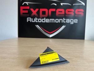 Używane Tapicerka drzwi lewych przednich wersja 4-drzwiowa Peugeot 208 II (UB/UH/UP) 1.2 Vti 12V PureTech 100 Cena € 10,00 Procedura marży oferowane przez Express Autodemontage