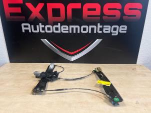 Używane Mechanizm szyby lewej przedniej wersja 4-drzwiowa Landrover Range Rover Evoque (LVJ/LVS) 2.2 TD4 16V Cena € 75,00 Procedura marży oferowane przez Express Autodemontage
