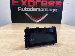 Begagnade Navigeringsdisplay Seat Ateca (5FPX) 1.5 TSI 16V Pris € 150,00 Marginaltabell erbjuds av Express Autodemontage