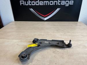 Begagnade Främre gaffelben, höger Peugeot 5008 II (M4/MC/MJ/MR) 1.2 12V e-THP PureTech 130 Pris € 65,00 Marginaltabell erbjuds av Express Autodemontage