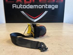 Begagnade Bakre säkerhetsbälte, vänster Fiat Punto Evo (199) 1.4 Pris € 10,00 Marginaltabell erbjuds av Express Autodemontage