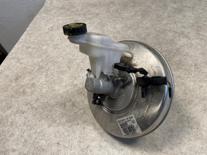 Rembekrachtiger van een Citroën Berlingo 1.6 BlueHDI 100 2021