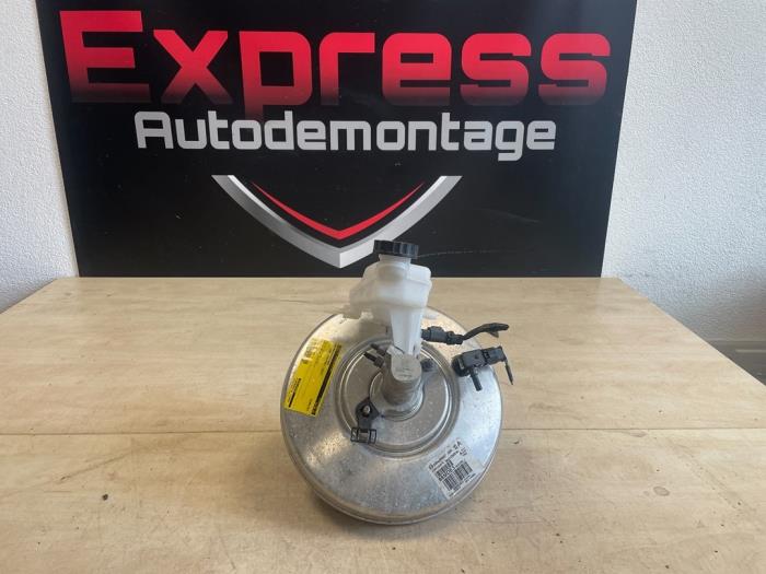 Rembekrachtiger van een Citroën Berlingo 1.6 BlueHDI 100 2021